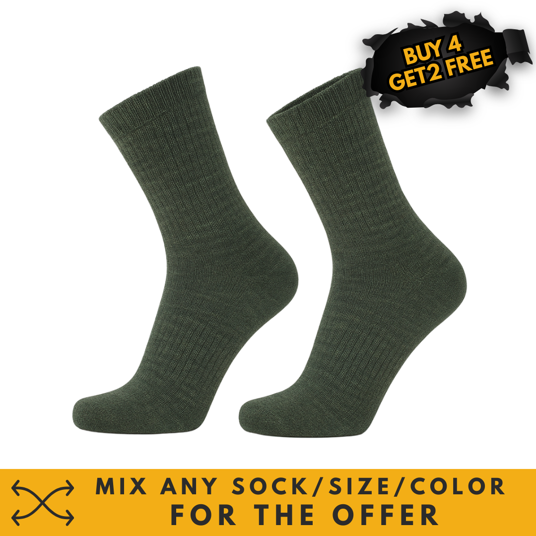 Helle 68 forest green socks on a black background with a sale offer on top and a sale element on bottom.